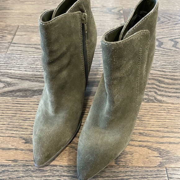 GUESS Green Ankle Boots - Picture 5 of 6